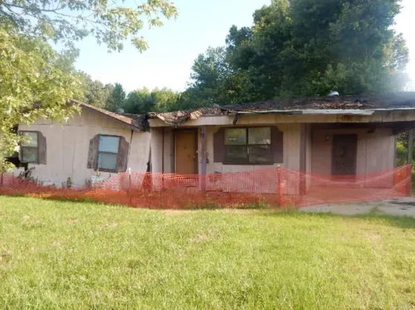 59 Half Moon Rd, Poplar Bluff, MO 63901