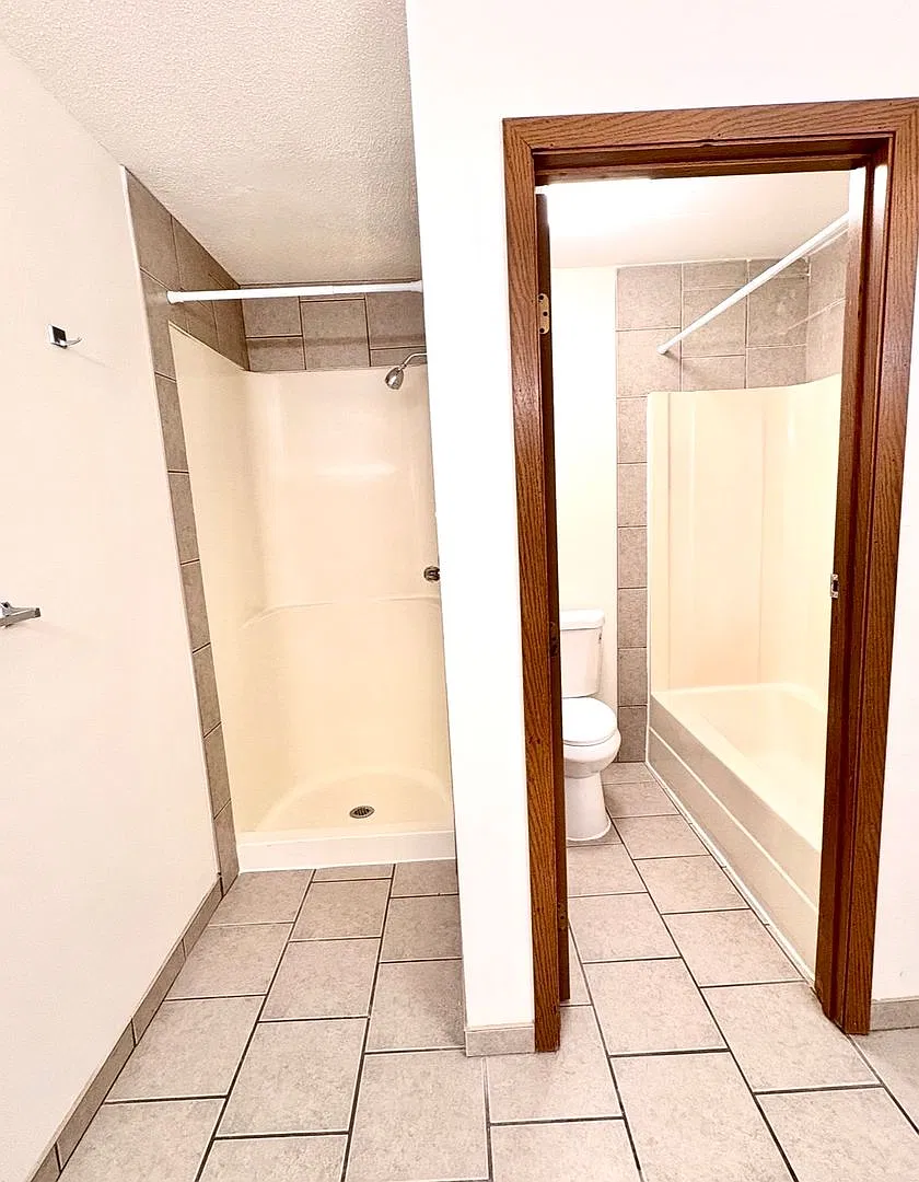 Ivy Apartments — Photo 4