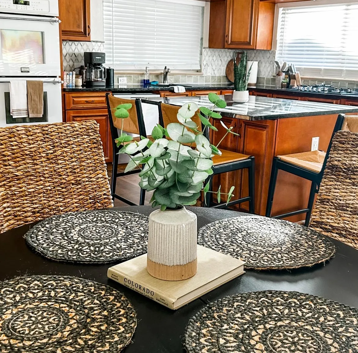 4 bed, 2176 sqft, $3,200 — Photo 2