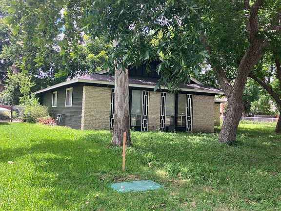3rd image of 1407 Gilmore St