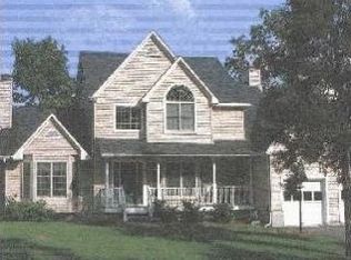 60 Woodcrest Dr, Hopewell Junction, NY 12533