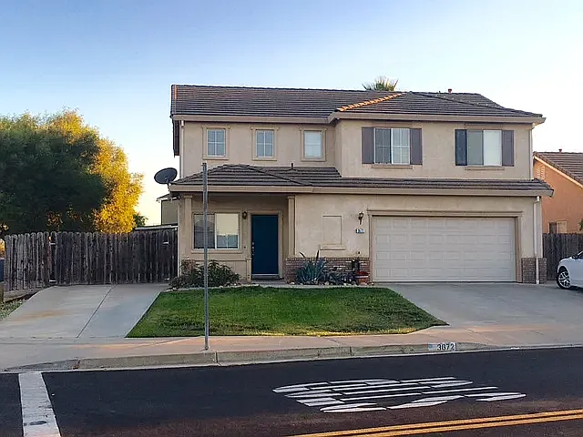 4 bed, 2.5 bath, 1861 sqft, $3,450 — Photo 1