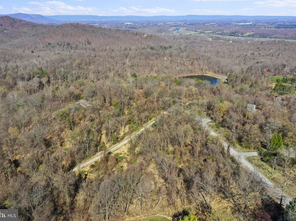 2 Steps To Heaven Rd, Linden, VA 22642