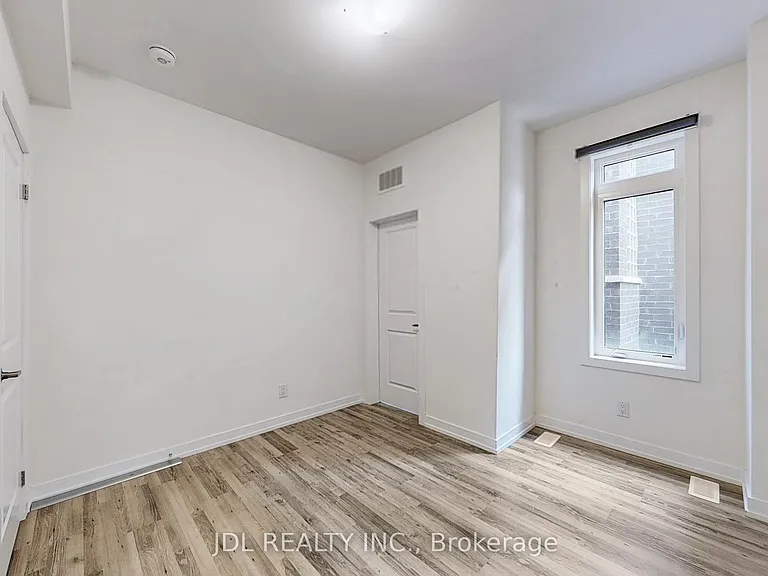 370 Red Maple Rd #112 — Photo 24