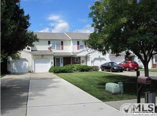 42 Oak Ln, Eatontown, NJ 07724