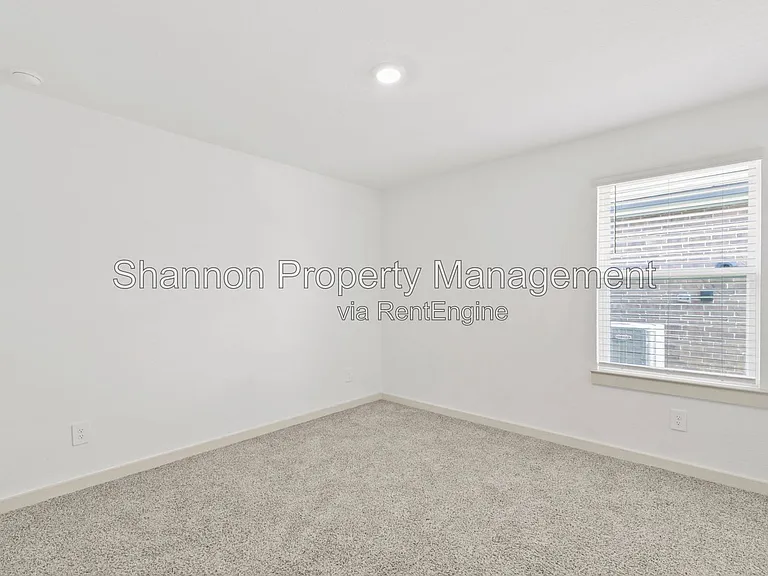 7915 Murciana Dr — Photo 8
