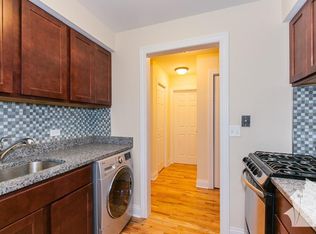 558 W Arlington Pl, Chicago, IL 60614