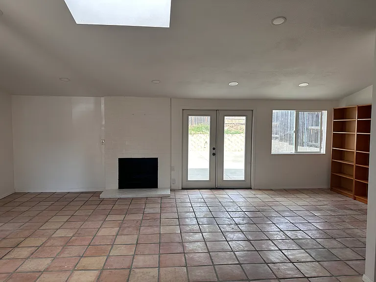 9212 Hector Ave — Photo 5