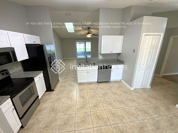 3rd image of 11593 Twin Oaks Trl