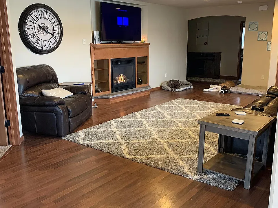 4 bed, 2000 sqft, $2,300 — Photo 4