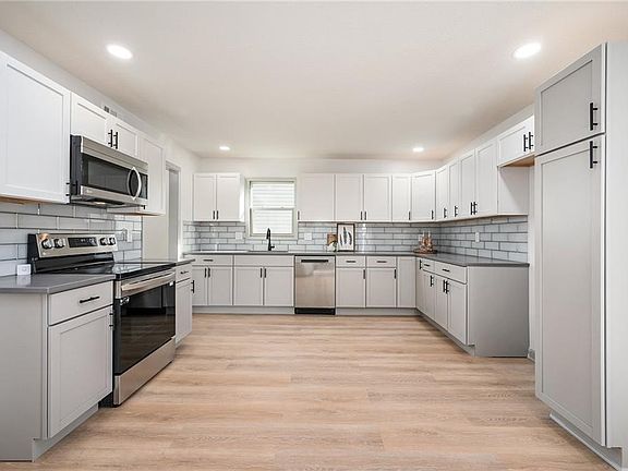 5th image of 11429 W 106th St