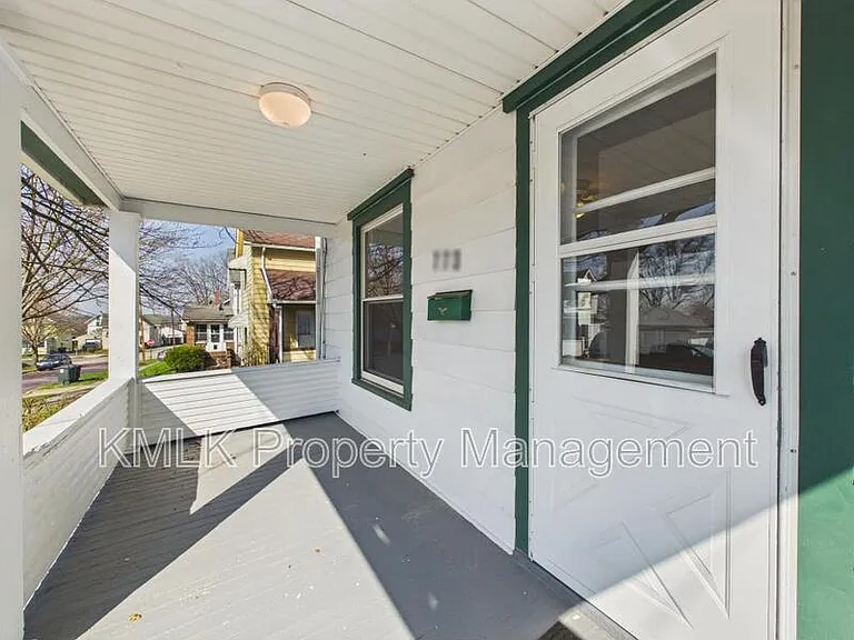 773 Montana Ave — Photo 6