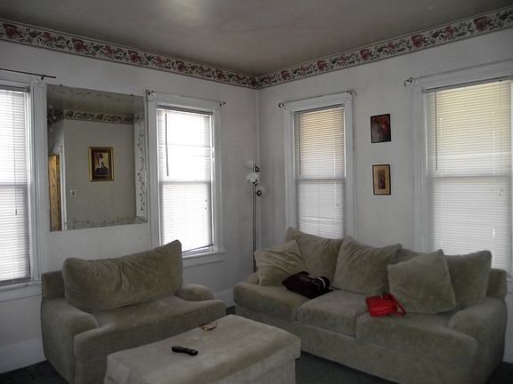 1st Floor Unit Family Room