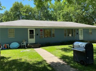 2610 63rd St #2, Urbandale, IA 50322