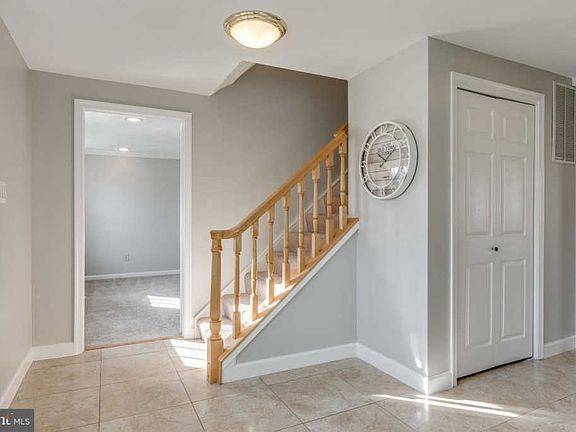 3rd image of 1736 Whitewood Ln