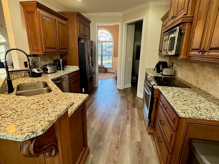 306 Norfolk Cir — Photo 8
