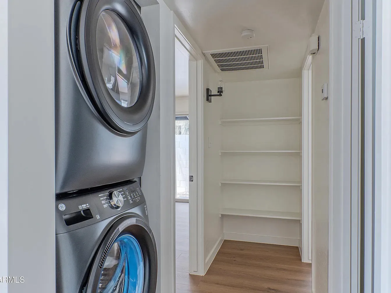 2 bed, 1100 sqft, $1,595 — Photo 4
