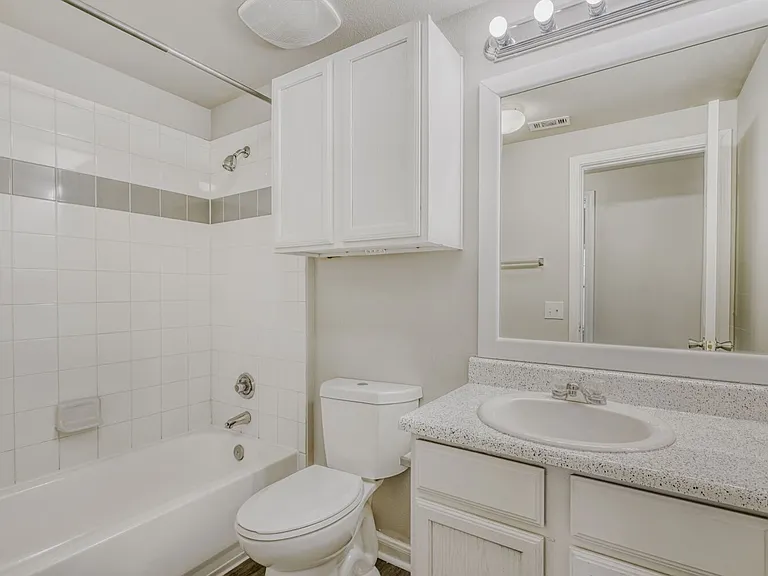 The Oakmoor — Photo 36