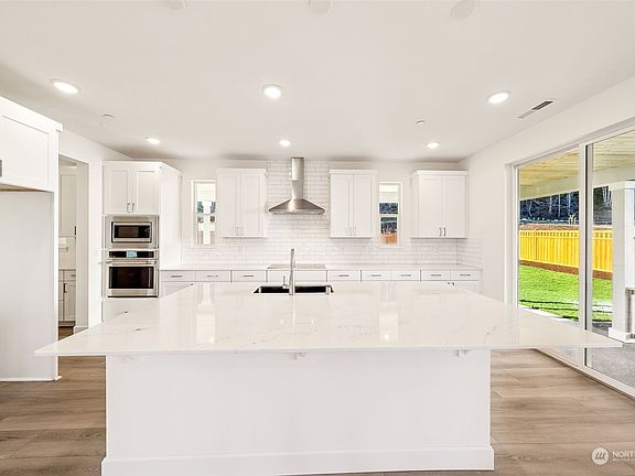 3rd image of 16008 210th Avenue E