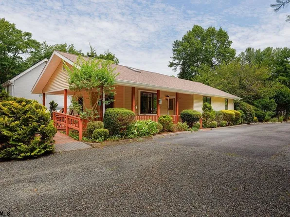202 Sturbridge Ct, Galloway, NJ 08205
