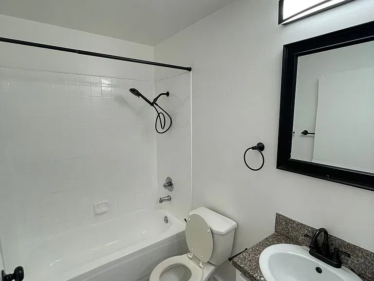VRA27 LLC- "Villa Regency Apartments" — Photo 18
