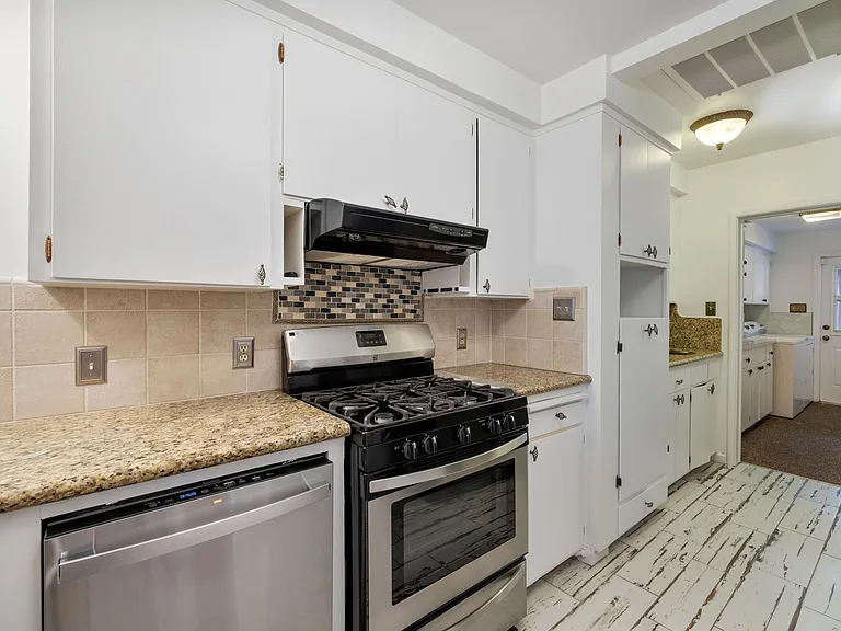 1427 N Arthur Ave — Photo 11