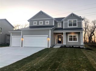 18920 Skyview Ln, Olathe, KS 66062
