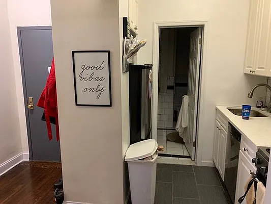 Rented by Salon Realty Corp | media 29