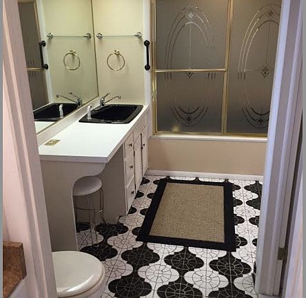 Upstairs Master 1 Bath