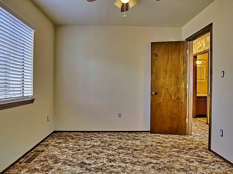 907 Nakomis Dr NE — Photo 11