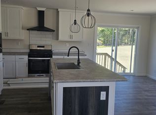 1 Quartz St, Litchfield, NH 03052