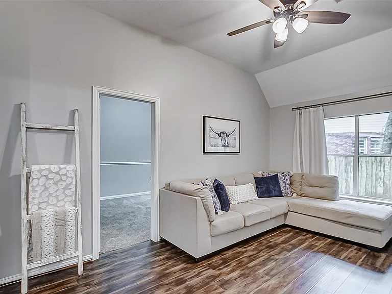 18207 Red Eagle Ct — Photo 34