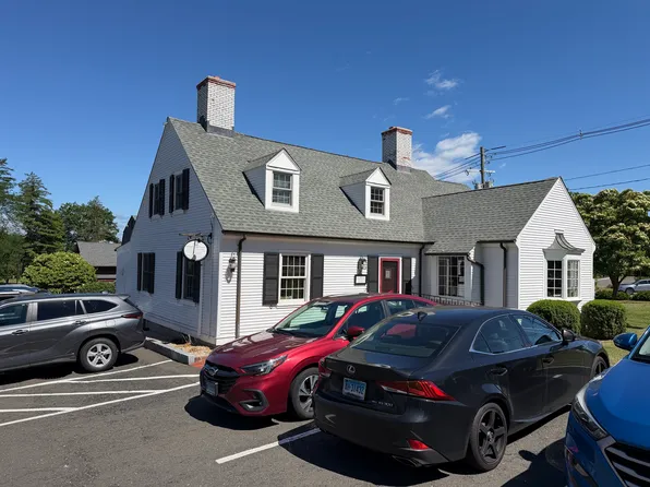 2 High St #2A, Farmington, CT 06032