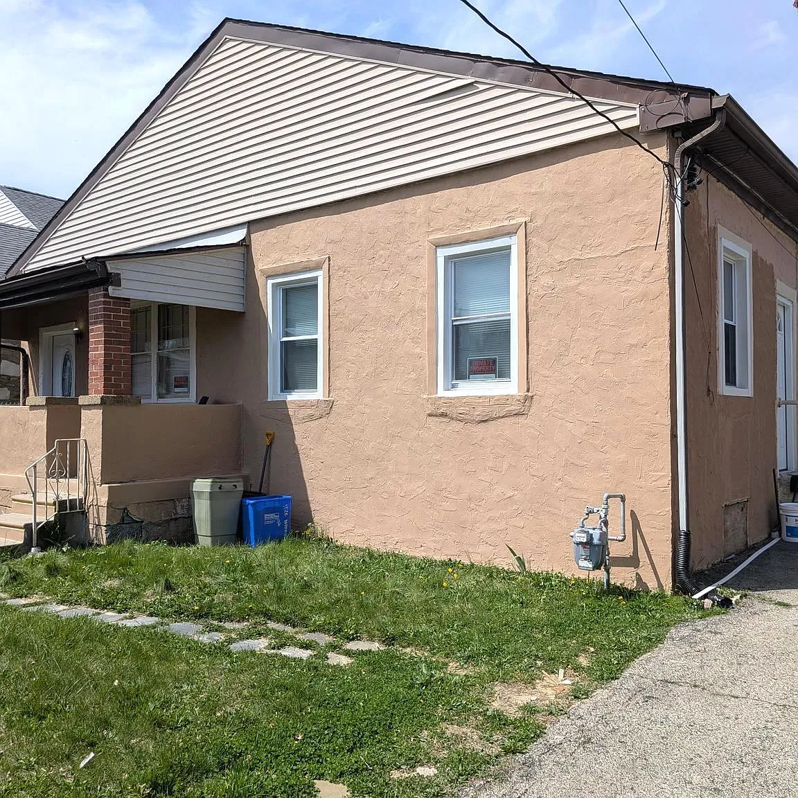 3 bed, 1.0 bath, 1080 sqft, $2,500 — Photo 3