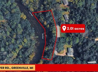 9156 River Rd, Greenville, MI 48838