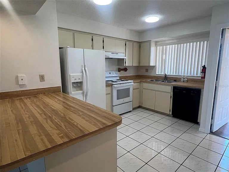 1330 Rio De Janeiro Ave #3 — Photo 3