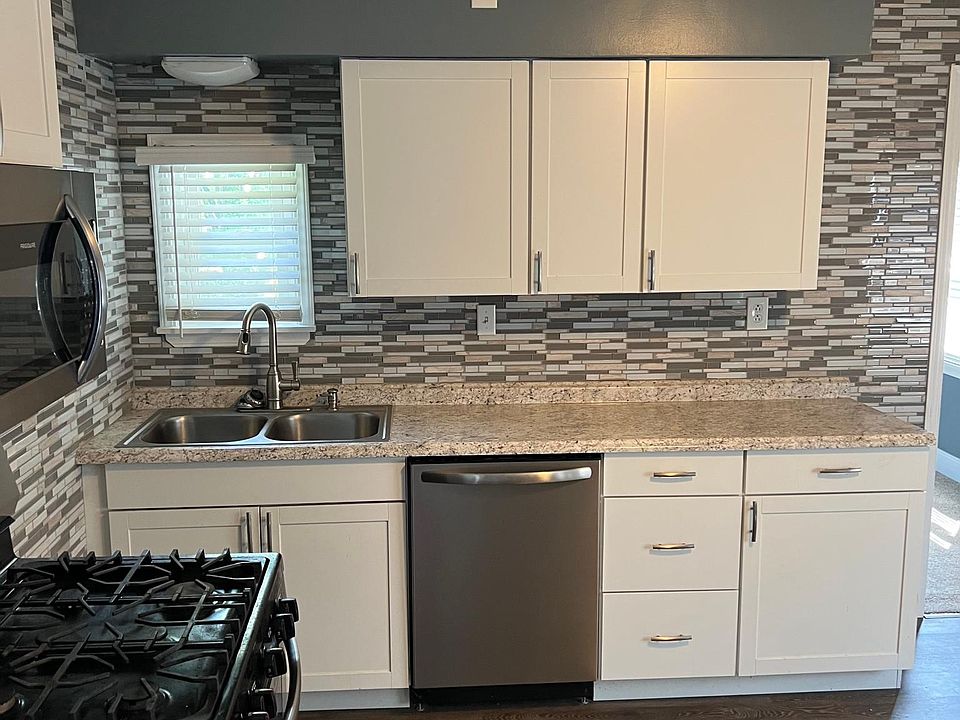 2nd image of 1216 Washington Ave #2