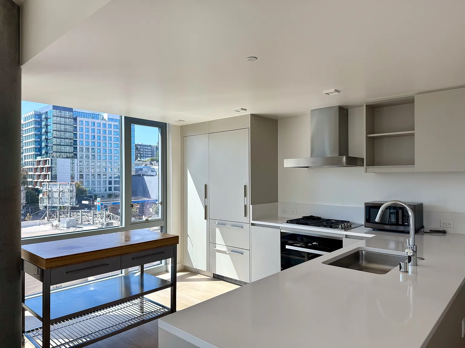 2 bed, 1158 sqft, $6,900 — Photo 3