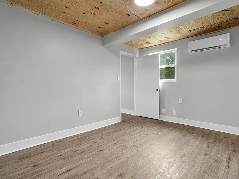 141 W 10th Ave #4 — Photo 9
