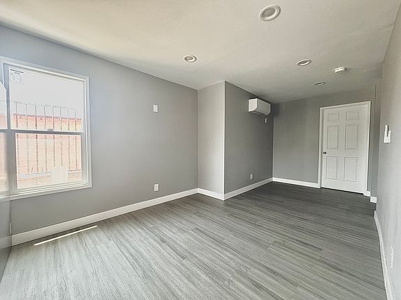 3rd image of 5107 S Harvard Blvd #B