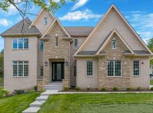 120 Saddle Brook Dr, Oak Brook, IL