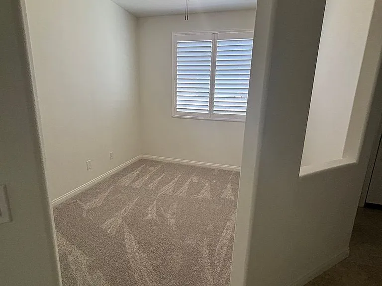 11083 Port Royale Ct — Photo 12