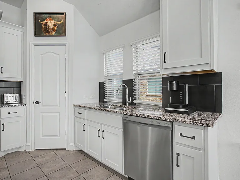 1004 Deer Ridge Dr — Photo 6