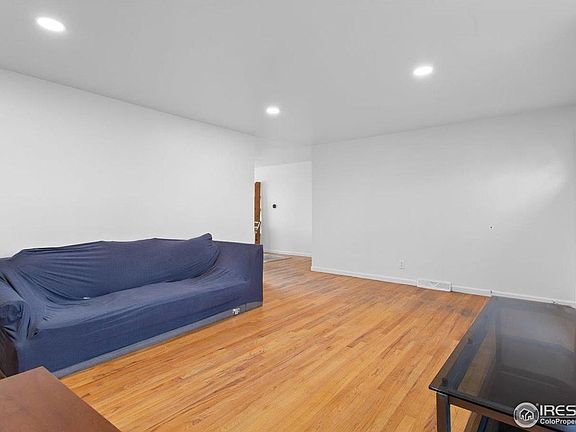 3rd image of 690 W 1st Ave