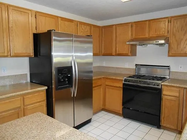 1252 NE Providence Dr — Photo 5
