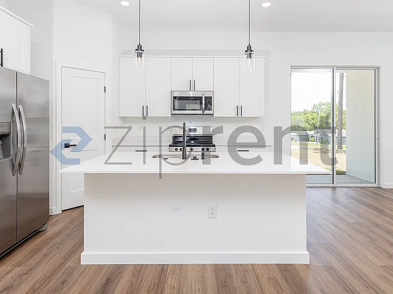 2541 W Diane Ln — Photo 6