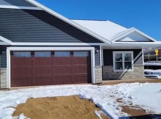 6225 River Run Rd, La Crosse, WI 54601