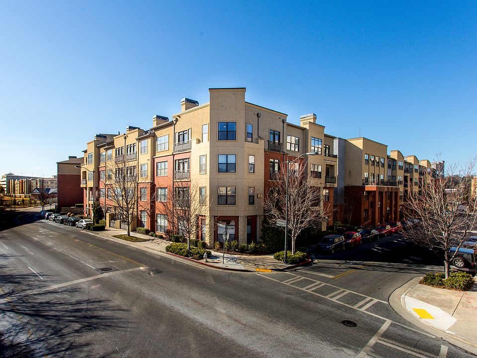 4th floor corner unit