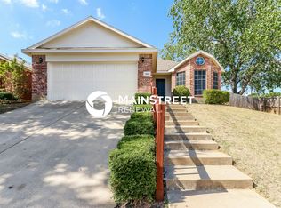 1450 Arbor Ridge Dr, Fort Worth, TX 76112