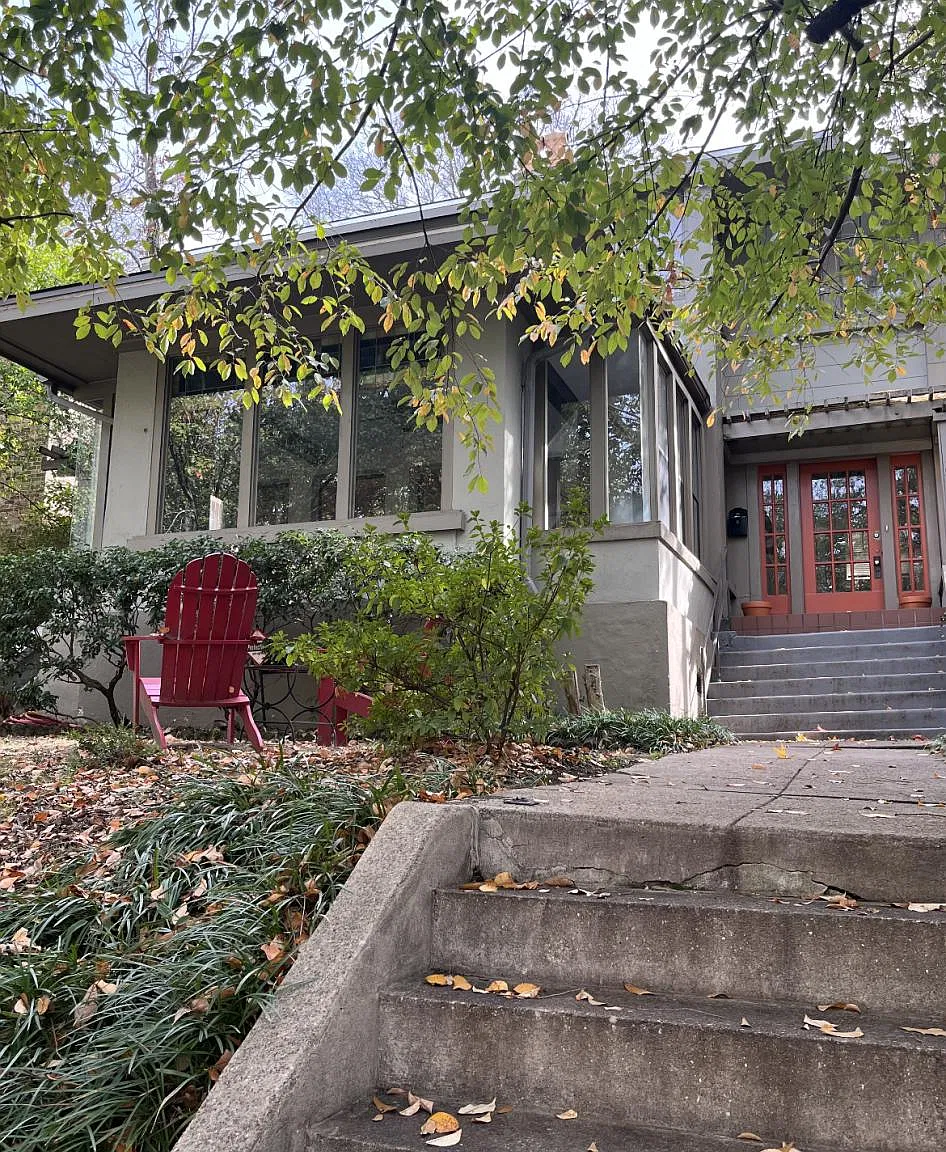 2 bed, 990 sqft, $1,800 — Photo 3